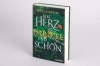 Buchcover und Innenansicht für das Buch: A Heart So Fierce and Broken