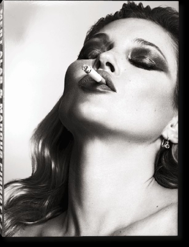 Buchcover und Innenansicht für das Buch: Mert Alas and Marcus Piggott