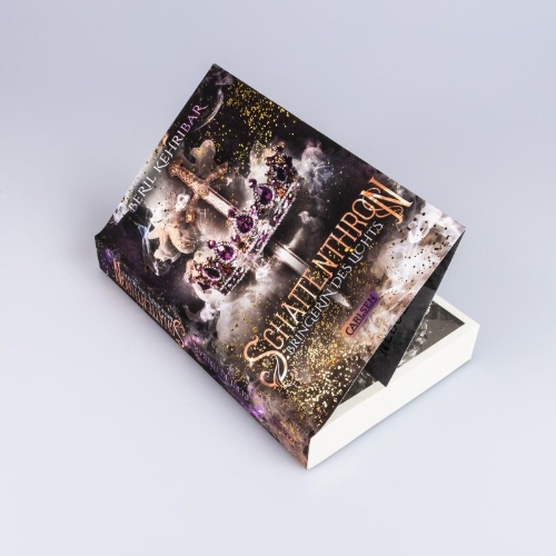 Buchcover und Innenansicht für das Buch: Schattenthron 2: Bringerin des Lichts