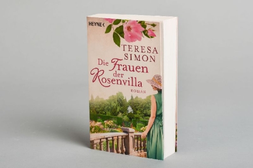 Buchcover und Innenansicht für das Buch: Die Frauen der Rosenvilla