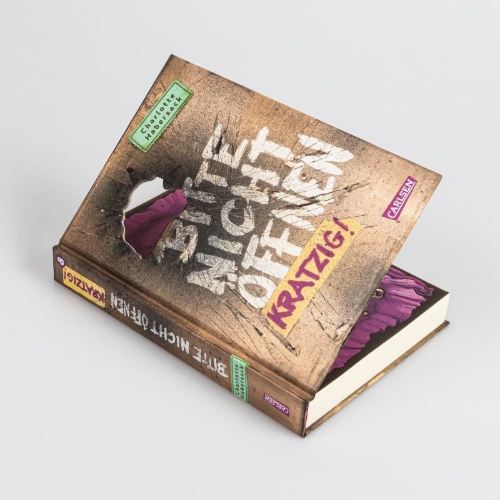 Buchcover und Innenansicht für das Buch: Bitte nicht öffnen 8: Kratzig!