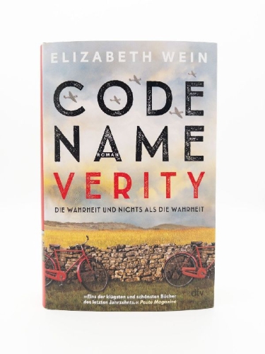 Buchcover und Innenansicht für das Buch: Code Name Verity