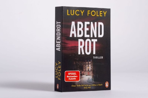 Buchcover und Innenansicht für das Buch: The Paris Apartment