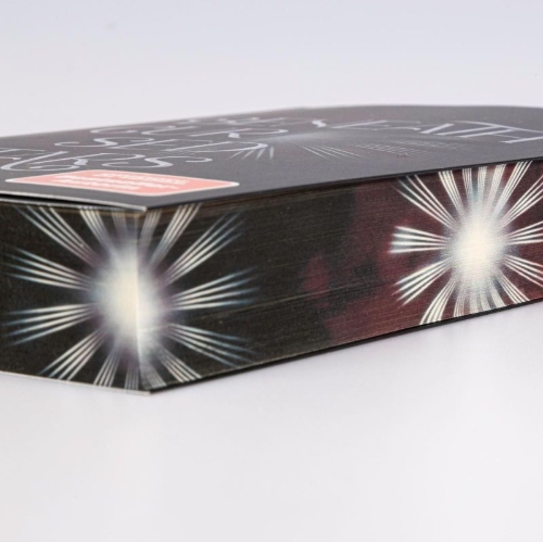 Buchcover und Innenansicht für das Buch: Beneath These Cursed Stars