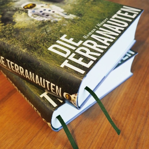 Buchcover und Innenansicht für das Buch: The Terranauts