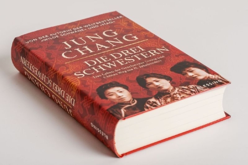 Buchcover und Innenansicht für das Buch: Big Sister, Little Sister, Red Sister: Three Women at the Heart of Twentieth-Century China
