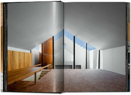 Buchcover und Innenansicht für das Buch: Homes for Our Time. Contemporary Houses around the World. Vol. 2