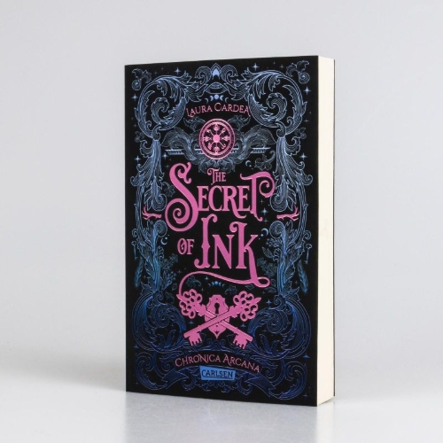 Buchcover und Innenansicht für das Buch: The Secret of Ink (Chronica Arcana 2)