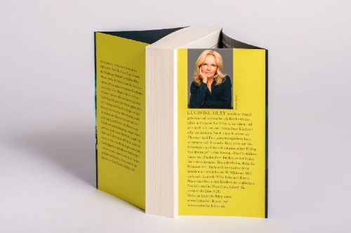 Buchcover und Innenansicht für das Buch: The Murders at Fleat House