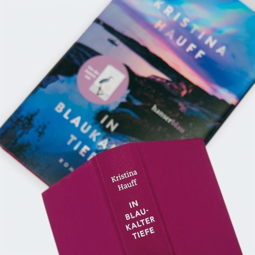 Buchcover und Innenansicht für das Buch: In blaukalter Tiefe
