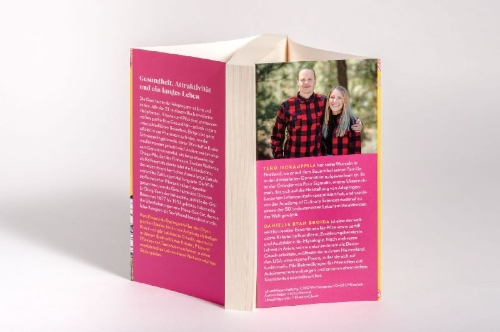 Buchcover und Innenansicht für das Buch: Healing Adaptogens: The Definitive Guide to Using Super Herbs and Mushrooms for Your Body's Restoration, Defense, and Performance