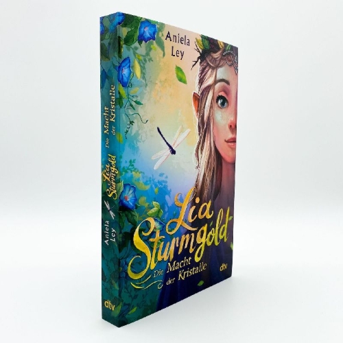 Buchcover und Innenansicht für das Buch: Lia Sturmgold - Die Macht der Kristalle