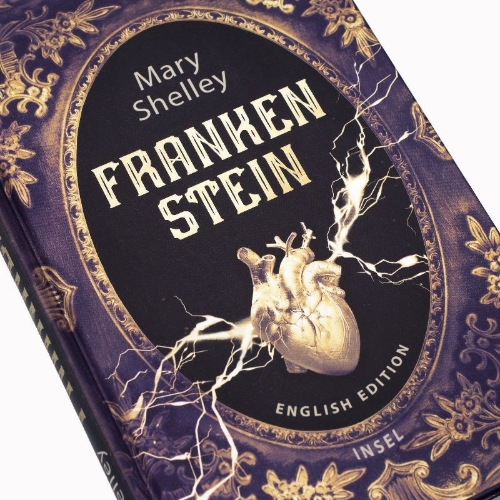 Buchcover und Innenansicht für das Buch: Frankenstein Or the Modern Prometheus