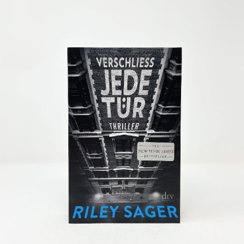 Buchcover und Innenansicht für das Buch: Lock Every Door