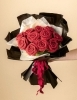Buchcover und Innenansicht für das Buch: Crochet a Flower Bouquet