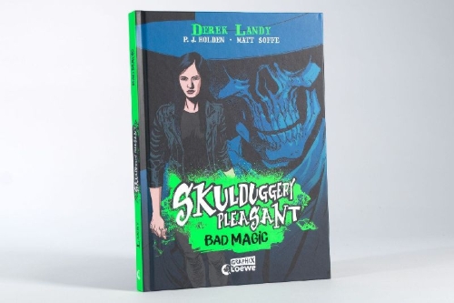 Buchcover und Innenansicht für das Buch: Skulduggery Pleasant (Graphic-Novel-Reihe, Band 1) - Bad Magic
