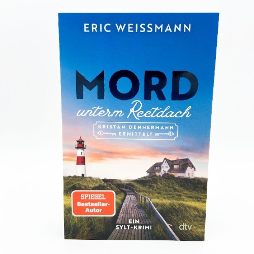 Buchcover und Innenansicht für das Buch: Mord unterm Reetdach