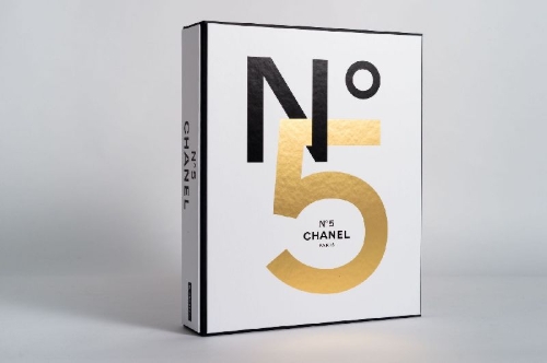 Buchcover und Innenansicht für das Buch: Chanel N° 5