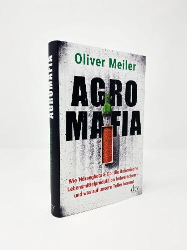 Buchcover und Innenansicht für das Buch: Agromafia