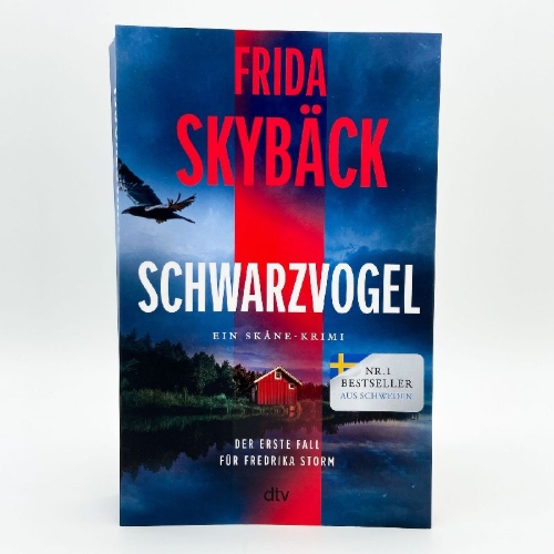 Buchcover und Innenansicht für das Buch: Svartfågel