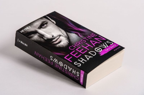 Buchcover und Innenansicht für das Buch: Shadow Flight - Shadow Series Book 5