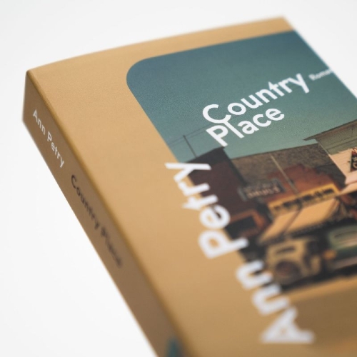 Buchcover und Innenansicht für das Buch: Country Place