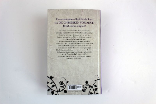 Buchcover und Innenansicht für das Buch: Looking Glass