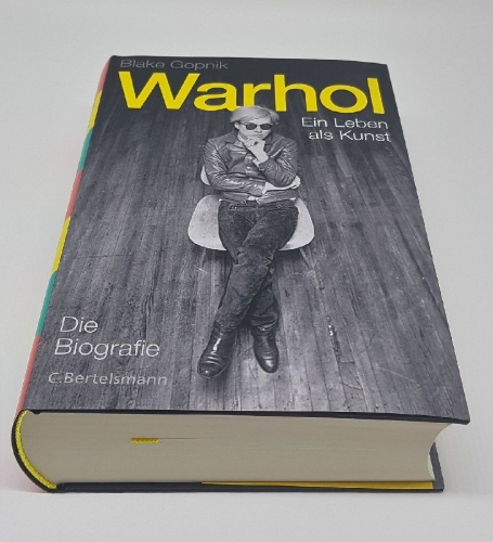 Buchcover und Innenansicht für das Buch: Andy Warhol: A Life As Art