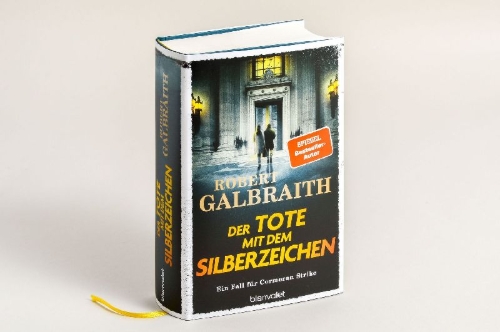 Buchcover und Innenansicht für das Buch: Hallmarked Man (Cormoran Strike 8)