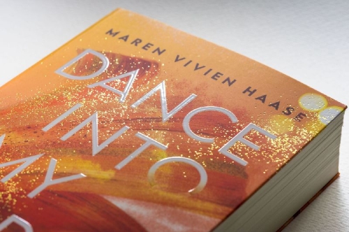 Buchcover und Innenansicht für das Buch: Dance into my World