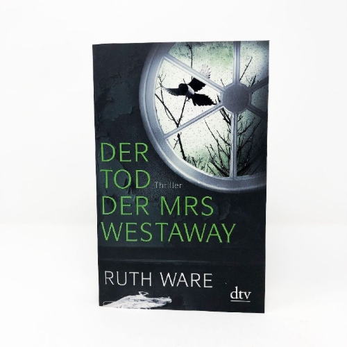 Buchcover und Innenansicht für das Buch: The Death of Mrs Westaway