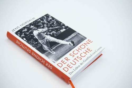 Buchcover und Innenansicht für das Buch: Der schöne Deutsche