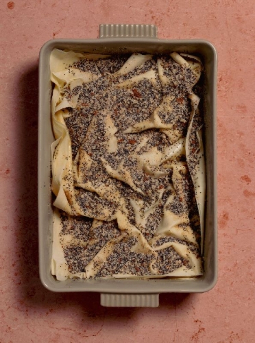 Buchcover und Innenansicht für das Buch: Lieblingskuchen mit Aromen aus aller Welt
