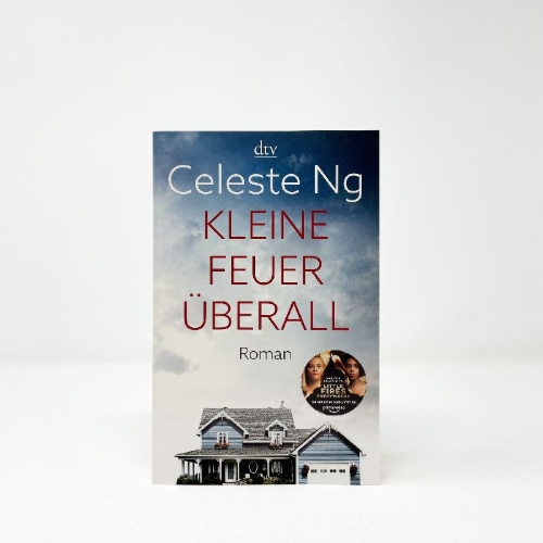 Buchcover und Innenansicht für das Buch: Little Fires Everywhere