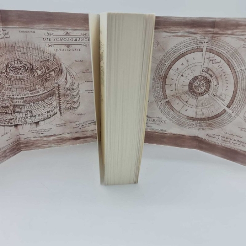 Buchcover und Innenansicht für das Buch: Scholomance