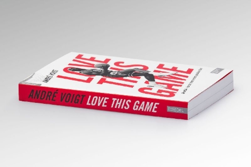 Buchcover und Innenansicht für das Buch: Love this Game