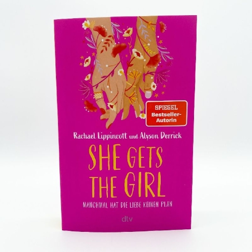 Buchcover und Innenansicht für das Buch: She Gets the Girl
