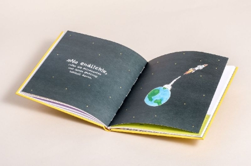 Buchcover und Innenansicht für das Buch: Schüttel den Apfelbaum - Ein Mitmachbuch. Für Kinder von 2 bis 4 Jahren