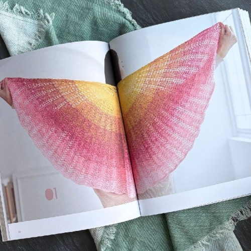 Buchcover und Innenansicht für das Buch: Lace stricken mit Bernd Kestler