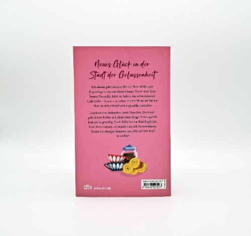 Buchcover und Innenansicht für das Buch: The Floating Copenhagen Café