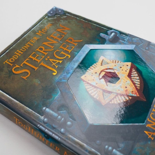 Buchcover und Innenansicht für das Buch: Todhunter Moon - StarChaser