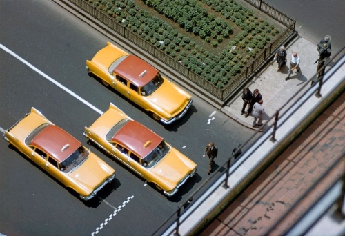 Buchcover und Innenansicht für das Buch: Ernst Haas: New York in Color, 1952-1962