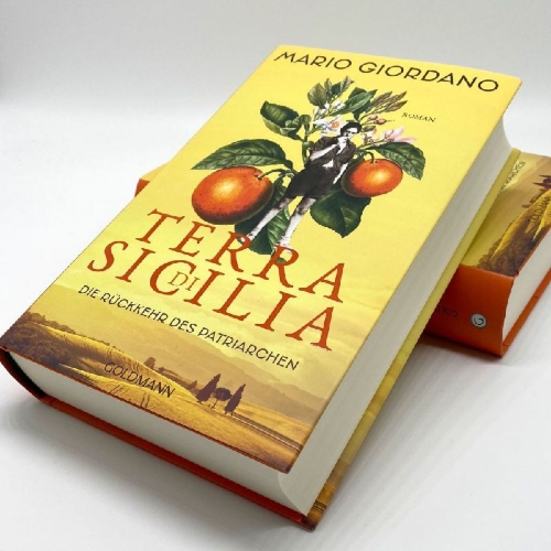 Buchcover und Innenansicht für das Buch: Terra di Sicilia. Die Rückkehr des Patriarchen