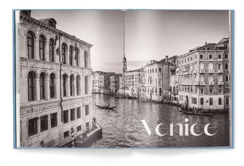 Buchcover und Innenansicht für das Buch: Living Heritage