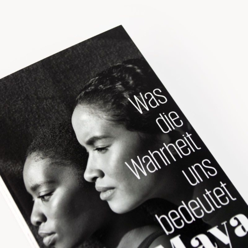 Buchcover und Innenansicht für das Buch: The Heart of a Woman