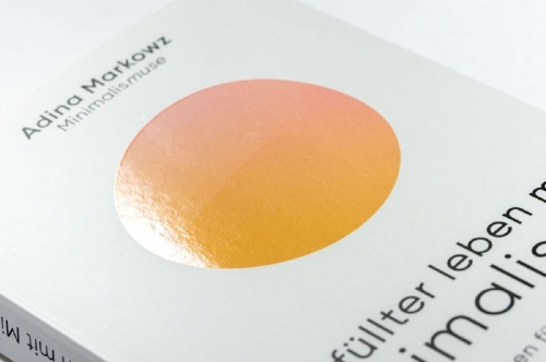 Buchcover und Innenansicht für das Buch: Erfüllter leben mit Minimalismus