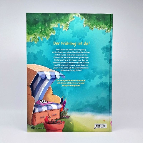 Buchcover und Innenansicht für das Buch: Grimm und Möhrchen und die Spielplatzpiraten