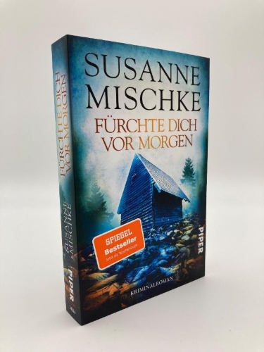 Buchcover und Innenansicht für das Buch: Fürchte dich vor morgen