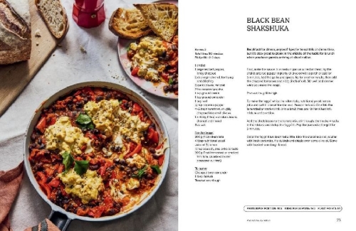 Buchcover und Innenansicht für das Buch: Soph's Plant Kitchen 30 in 30: 30g of protein, 30 minutes or less