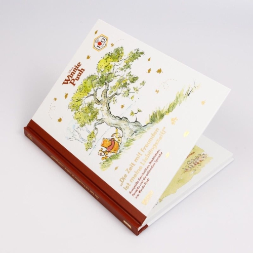 Buchcover und Innenansicht für das Buch: Disney: "Die Zeit mit Freunden ist meine Lieblingszeit!" Honigsüße Geschichten und die schönsten Sprüche von Winnie Puuh